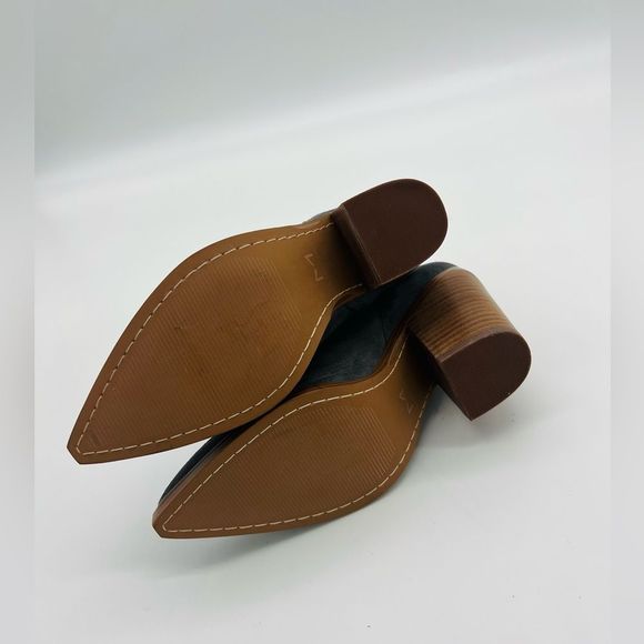 Gadri Pointed Toe Bootie
MARC FISHER LTD - Picture 6 of 7